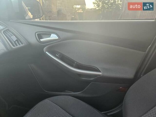 Серый Форд Фокус, объемом двигателя 2 л и пробегом 275 тыс. км за 8100 $, фото 10 на Automoto.ua