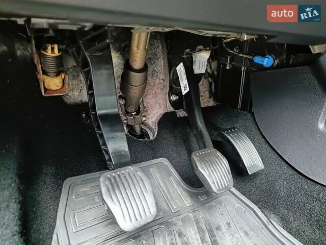 Серый Форд Фокус, объемом двигателя 1.6 л и пробегом 236 тыс. км за 6900 $, фото 13 на Automoto.ua