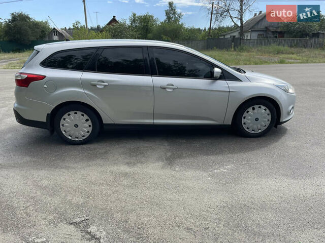 Серый Форд Фокус, объемом двигателя 1.6 л и пробегом 253 тыс. км за 7250 $, фото 2 на Automoto.ua