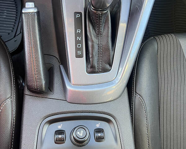 Серый Форд Фокус, объемом двигателя 2 л и пробегом 243 тыс. км за 9150 $, фото 41 на Automoto.ua