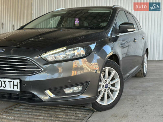 Серый Форд Фокус, объемом двигателя 1.6 л и пробегом 269 тыс. км за 8999 $, фото 2 на Automoto.ua