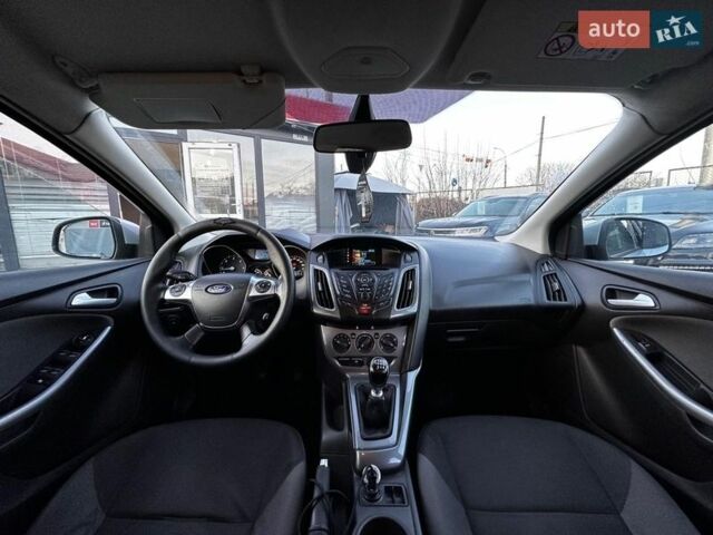 Серый Форд Фокус, объемом двигателя 1.6 л и пробегом 281 тыс. км за 7490 $, фото 10 на Automoto.ua