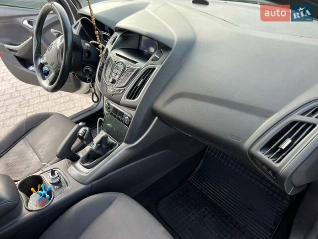 Серый Форд Фокус, объемом двигателя 1.6 л и пробегом 314 тыс. км за 7900 $, фото 16 на Automoto.ua