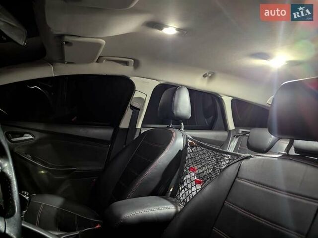 Сірий Форд Фокус, об'ємом двигуна 1 л та пробігом 222 тис. км за 6500 $, фото 12 на Automoto.ua