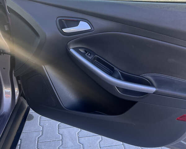 Серый Форд Фокус, объемом двигателя 2 л и пробегом 243 тыс. км за 9150 $, фото 26 на Automoto.ua