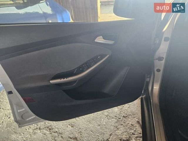 Серый Форд Фокус, объемом двигателя 2 л и пробегом 275 тыс. км за 8100 $, фото 16 на Automoto.ua