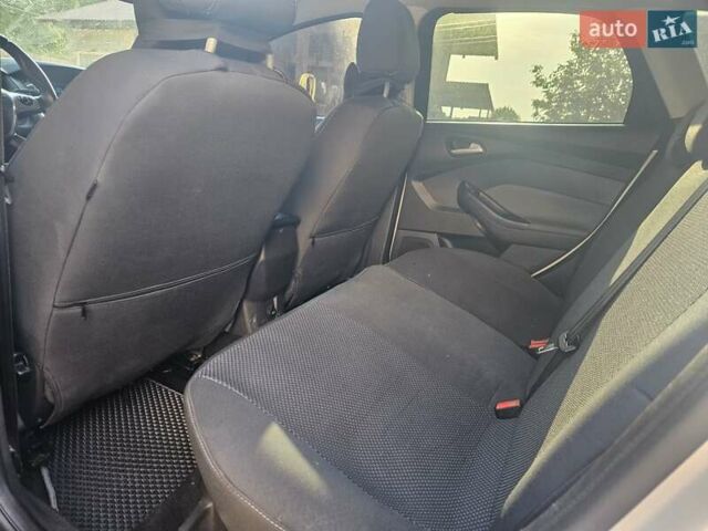 Серый Форд Фокус, объемом двигателя 2 л и пробегом 275 тыс. км за 8100 $, фото 13 на Automoto.ua