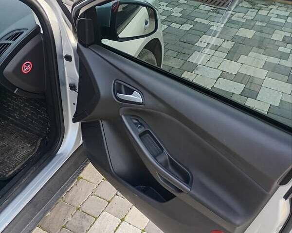 Сірий Форд Фокус, об'ємом двигуна 1.59 л та пробігом 272 тис. км за 9500 $, фото 12 на Automoto.ua