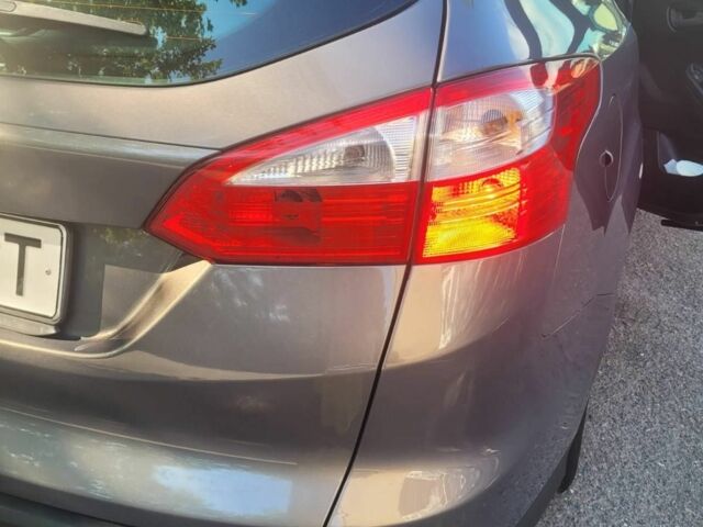 Форд Фокус 2014 в Ивано-Франковске на Automoto.ua Серый Форд Фокус, объемом двигателя 2 л и пробегом 198 тыс. км за 8800 $, фото 2 на Automoto.ua