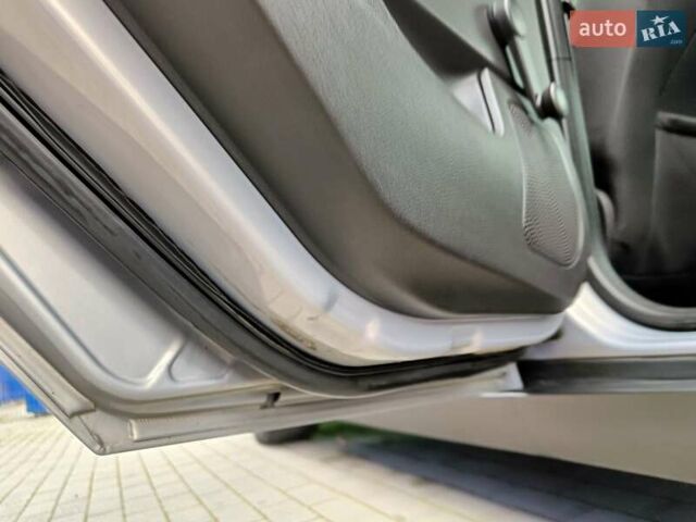 Серый Форд Фокус, объемом двигателя 1.6 л и пробегом 236 тыс. км за 6900 $, фото 54 на Automoto.ua