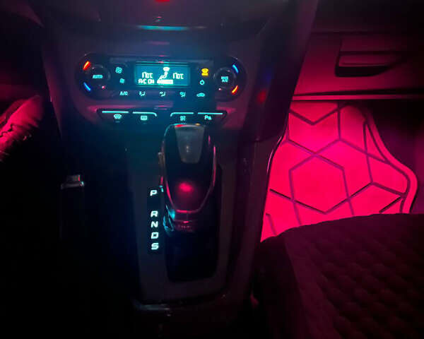 Серый Форд Фокус, объемом двигателя 2 л и пробегом 300 тыс. км за 8400 $, фото 8 на Automoto.ua