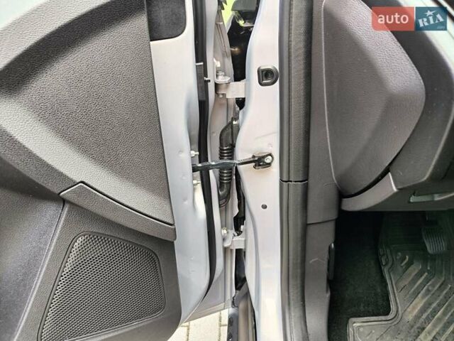 Серый Форд Фокус, объемом двигателя 1.6 л и пробегом 236 тыс. км за 6900 $, фото 57 на Automoto.ua