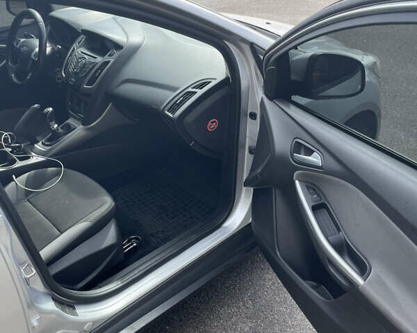 Серый Форд Фокус, объемом двигателя 1.6 л и пробегом 253 тыс. км за 7250 $, фото 10 на Automoto.ua