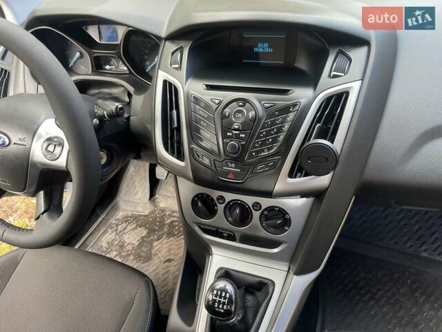 Форд Фокус 2014 у Нежине на Automoto.ua Сірий Форд Фокус, об'ємом двигуна 1.6 л та пробігом 230 тис. км за 8000 $, фото 18 на Automoto.ua