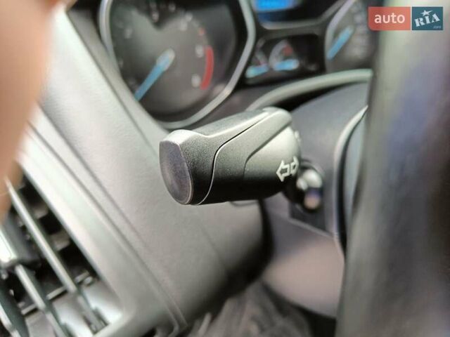 Серый Форд Фокус, объемом двигателя 1.6 л и пробегом 236 тыс. км за 6900 $, фото 12 на Automoto.ua