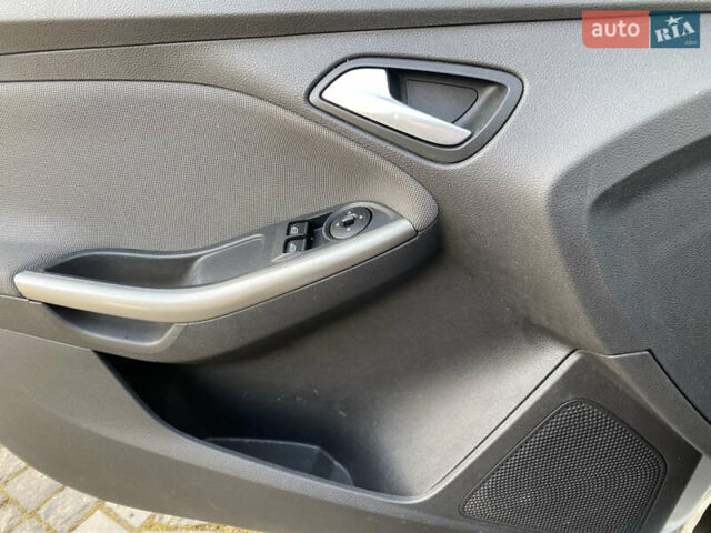 Серый Форд Фокус, объемом двигателя 1.6 л и пробегом 212 тыс. км за 7900 $, фото 18 на Automoto.ua