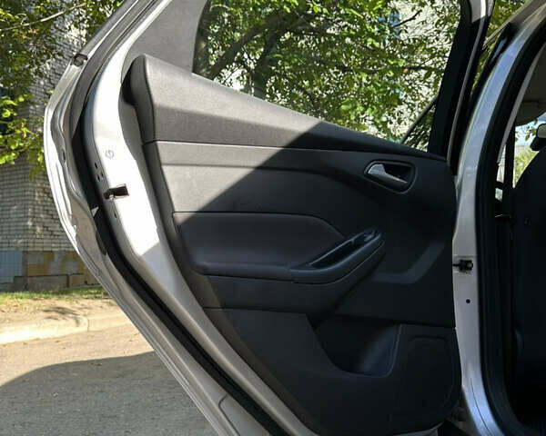 Серый Форд Фокус, объемом двигателя 1.56 л и пробегом 250 тыс. км за 7550 $, фото 22 на Automoto.ua