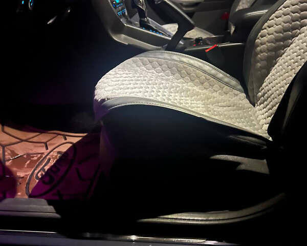 Серый Форд Фокус, объемом двигателя 2 л и пробегом 300 тыс. км за 8400 $, фото 29 на Automoto.ua