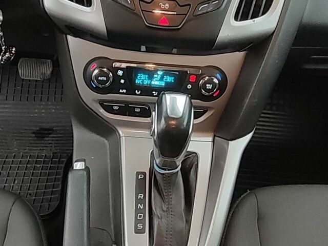 Серый Форд Фокус, объемом двигателя 2 л и пробегом 212 тыс. км за 7999 $, фото 5 на Automoto.ua