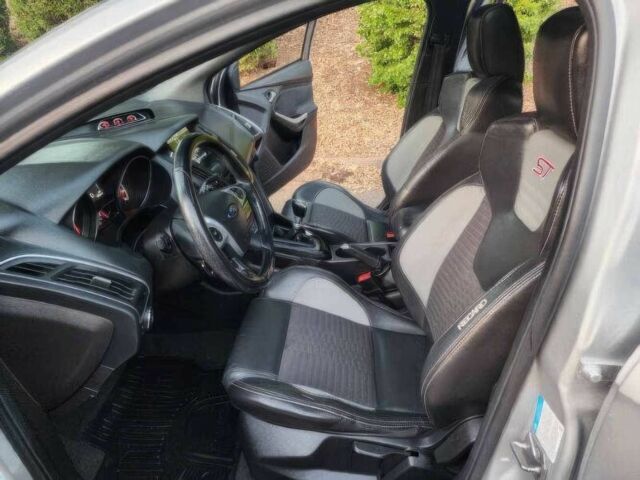 Сірий Форд Фокус, об'ємом двигуна 2 л та пробігом 86 тис. км за 9700 $, фото 7 на Automoto.ua