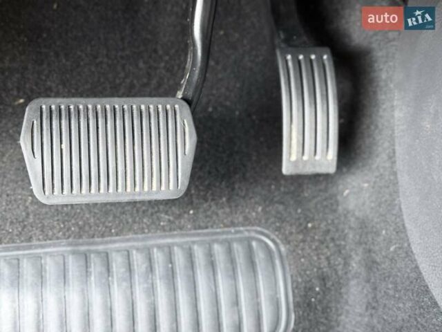 Сірий Форд Фокус, об'ємом двигуна 2 л та пробігом 265 тис. км за 8650 $, фото 36 на Automoto.ua