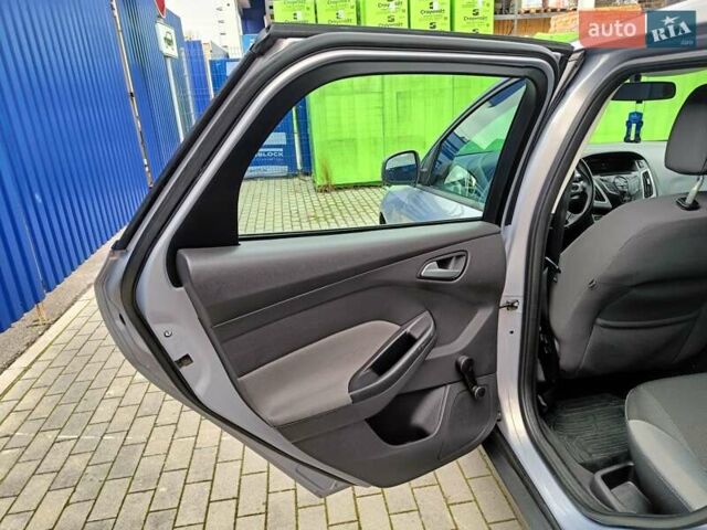 Серый Форд Фокус, объемом двигателя 1.6 л и пробегом 236 тыс. км за 6900 $, фото 17 на Automoto.ua