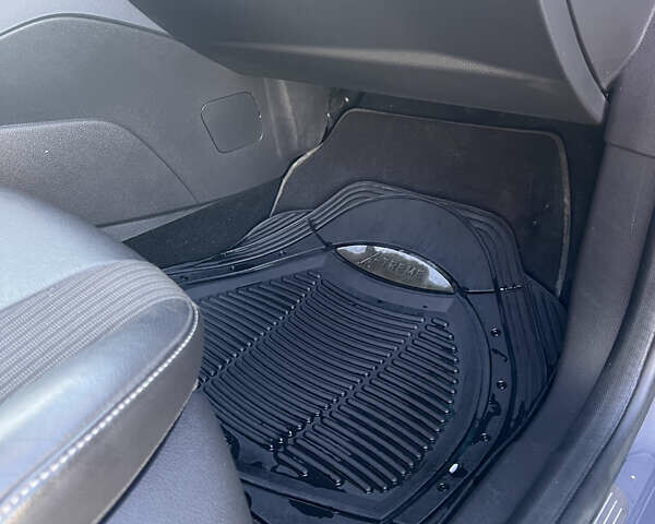 Серый Форд Фокус, объемом двигателя 2 л и пробегом 243 тыс. км за 9150 $, фото 21 на Automoto.ua