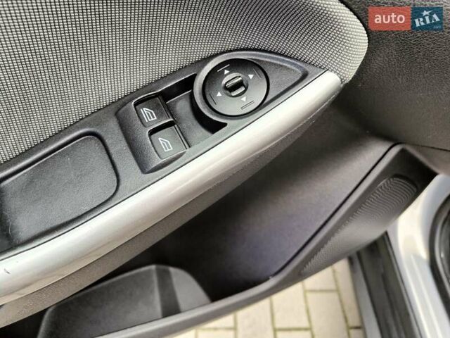 Серый Форд Фокус, объемом двигателя 1.6 л и пробегом 236 тыс. км за 6900 $, фото 10 на Automoto.ua