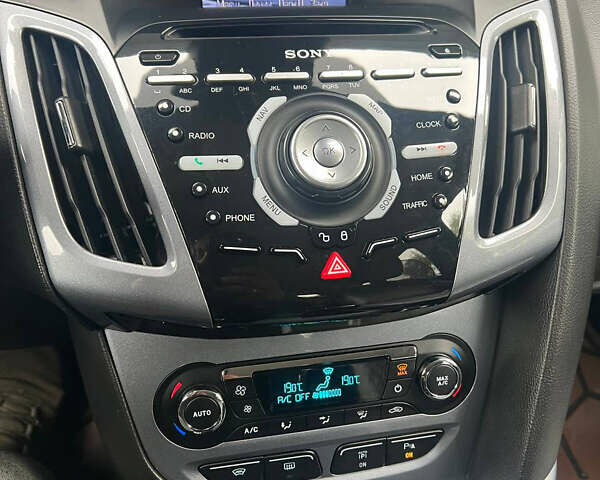 Серый Форд Фокус, объемом двигателя 2 л и пробегом 300 тыс. км за 8400 $, фото 9 на Automoto.ua