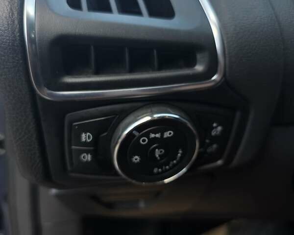 Форд Фокус 2014 у Дубно на Automoto.ua Сірий Форд Фокус, об'ємом двигуна 2 л та пробігом 239 тис. км за 8100 $, фото 10 на Automoto.ua