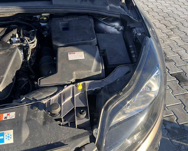 Серый Форд Фокус, объемом двигателя 2 л и пробегом 243 тыс. км за 9150 $, фото 47 на Automoto.ua