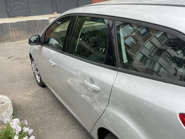 Серый Форд Фокус, объемом двигателя 2 л и пробегом 120 тыс. км за 8200 $, фото 4 на Automoto.ua