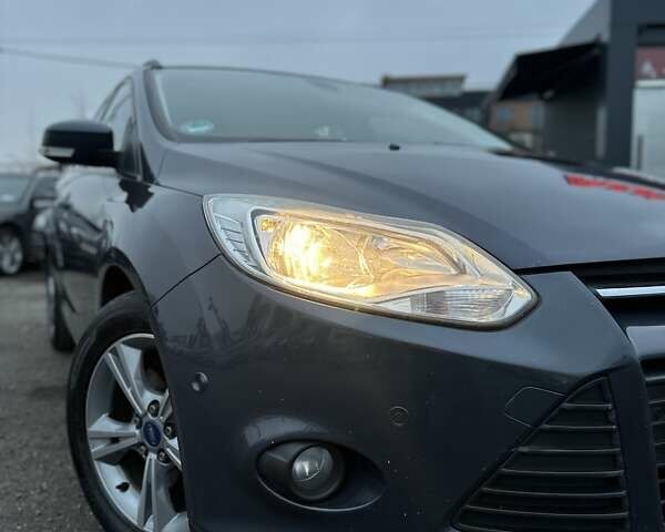 Серый Форд Фокус, объемом двигателя 2 л и пробегом 239 тыс. км за 8200 $, фото 1 на Automoto.ua