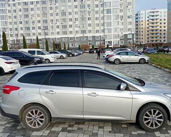 Сірий Форд Фокус, об'ємом двигуна 1.59 л та пробігом 272 тис. км за 9500 $, фото 3 на Automoto.ua