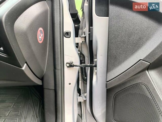 Серый Форд Фокус, объемом двигателя 1.6 л и пробегом 236 тыс. км за 6900 $, фото 62 на Automoto.ua