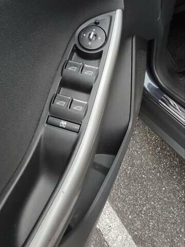 Сірий Форд Фокус, об'ємом двигуна 2 л та пробігом 212 тис. км за 7999 $, фото 9 на Automoto.ua