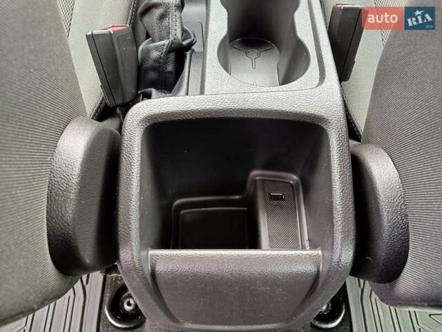 Серый Форд Фокус, объемом двигателя 1.6 л и пробегом 236 тыс. км за 6900 $, фото 52 на Automoto.ua