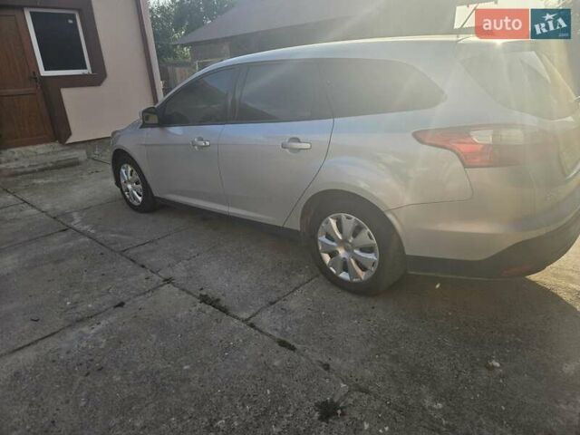 Серый Форд Фокус, объемом двигателя 2 л и пробегом 275 тыс. км за 8100 $, фото 2 на Automoto.ua