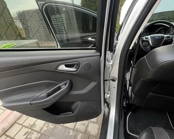 Серый Форд Фокус, объемом двигателя 2 л и пробегом 186 тыс. км за 9000 $, фото 16 на Automoto.ua