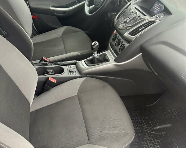 Серый Форд Фокус, объемом двигателя 1.56 л и пробегом 220 тыс. км за 7222 $, фото 6 на Automoto.ua