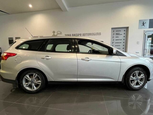 Форд Фокус 2014 у Львові на Automoto.ua Сірий Форд Фокус, об'ємом двигуна 1.6 л та пробігом 263 тис. км за 7600 $, фото 3 на Automoto.ua