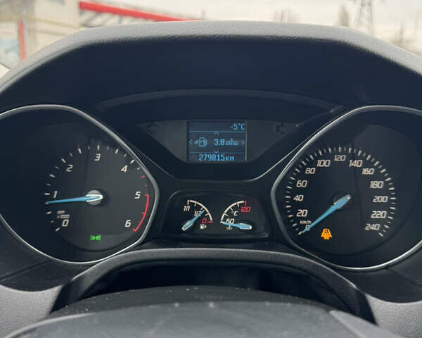 Серый Форд Фокус, объемом двигателя 1.56 л и пробегом 280 тыс. км за 7500 $, фото 12 на Automoto.ua