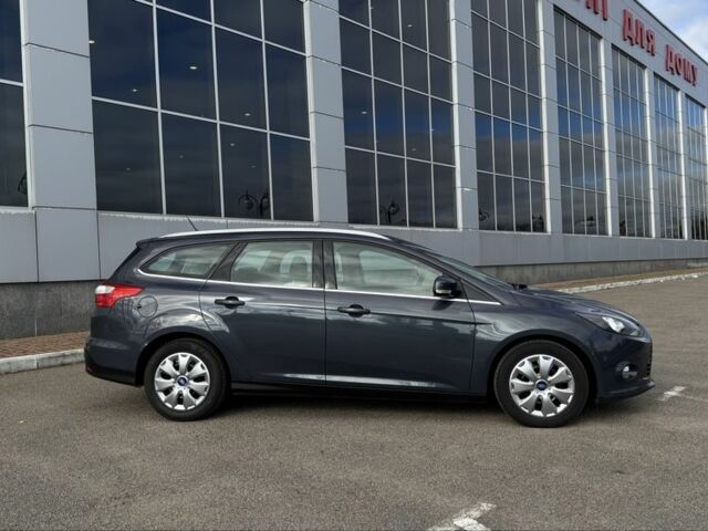 Сірий Форд Фокус, об'ємом двигуна 1.6 л та пробігом 265 тис. км за 8999 $, фото 4 на Automoto.ua