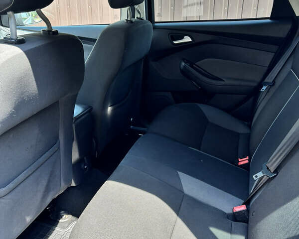 Серый Форд Фокус, объемом двигателя 1.56 л и пробегом 252 тыс. км за 7700 $, фото 8 на Automoto.ua