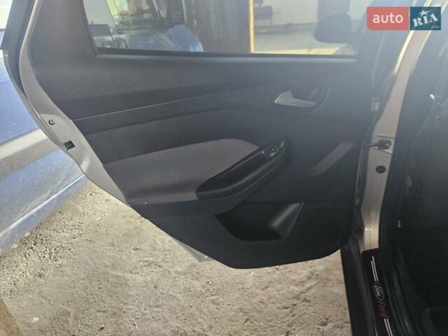 Серый Форд Фокус, объемом двигателя 2 л и пробегом 275 тыс. км за 8100 $, фото 17 на Automoto.ua