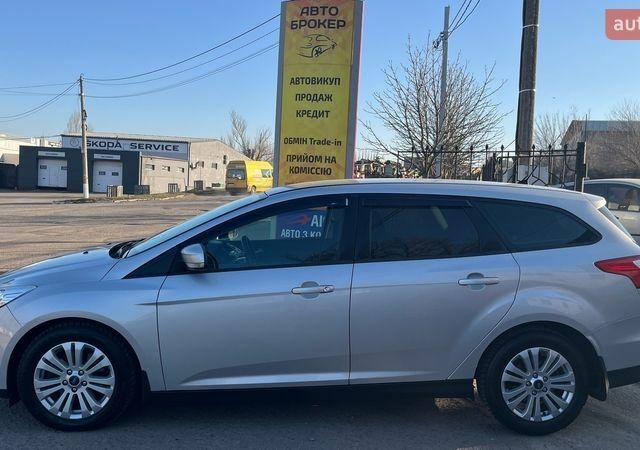 Серый Форд Фокус, объемом двигателя 2 л и пробегом 240 тыс. км за 9200 $, фото 3 на Automoto.ua