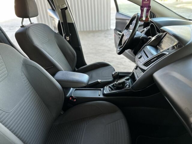 Серый Форд Фокус, объемом двигателя 1.6 л и пробегом 269 тыс. км за 8999 $, фото 13 на Automoto.ua