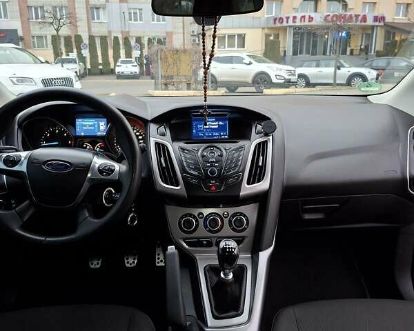Сірий Форд Фокус, об'ємом двигуна 1.56 л та пробігом 223 тис. км за 8000 $, фото 21 на Automoto.ua