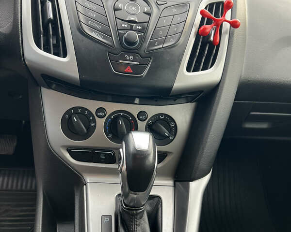 Серый Форд Фокус, объемом двигателя 2 л и пробегом 125 тыс. км за 8200 $, фото 16 на Automoto.ua