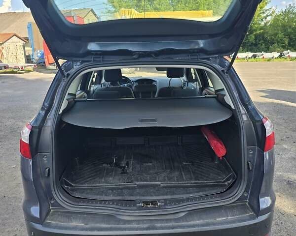 Форд Фокус 2014 у Дубно на Automoto.ua Сірий Форд Фокус, об'ємом двигуна 2 л та пробігом 239 тис. км за 8100 $, фото 13 на Automoto.ua
